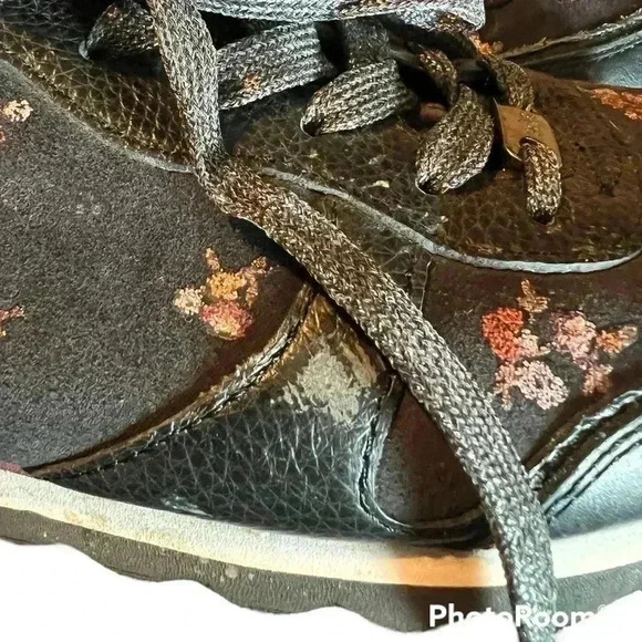 Coach C142 Runner Sneakers With Baby Bouquet Print Size 10 - Picture 3 of 3